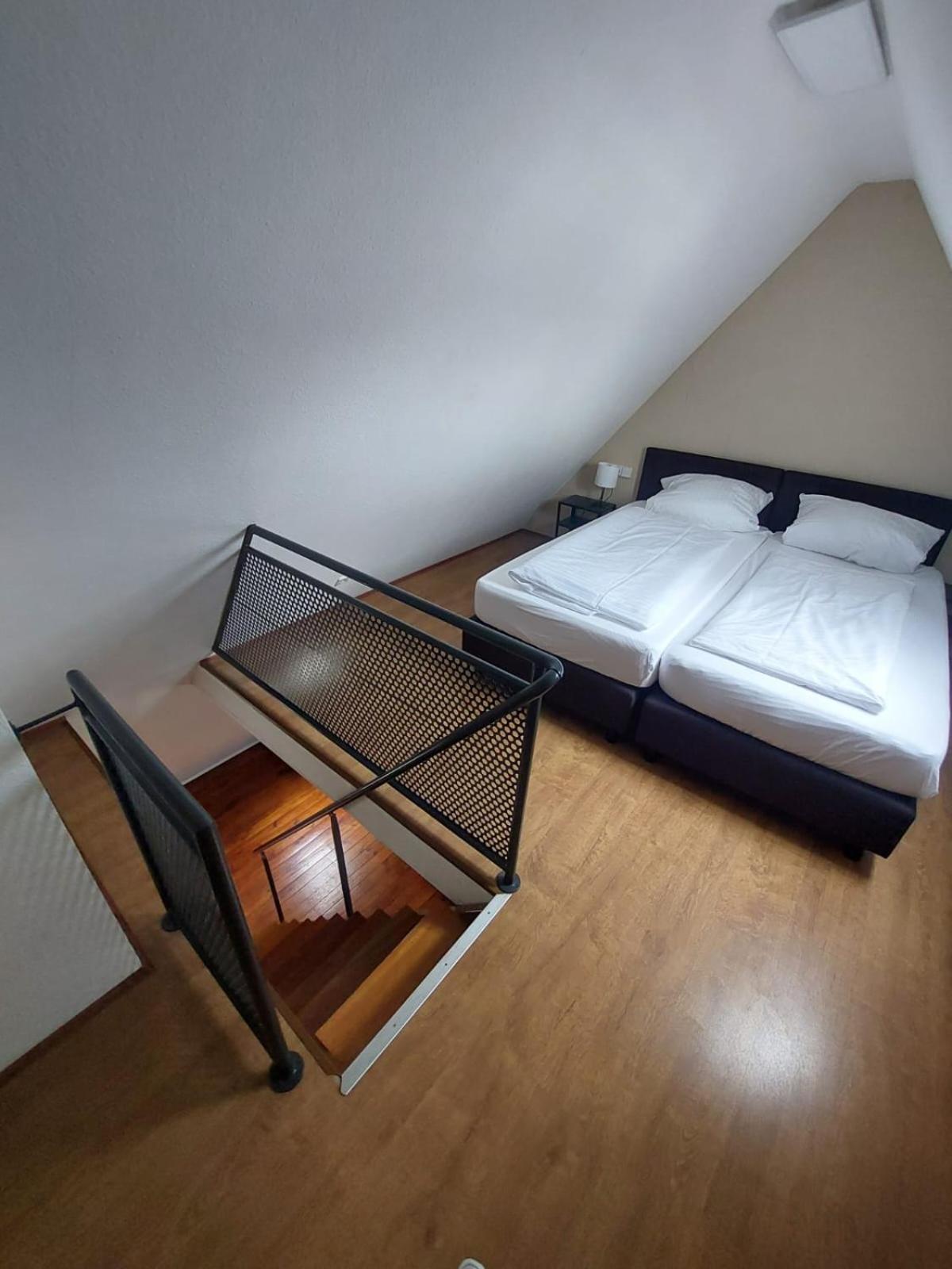 Haus99 Budget Pension & Apartments Фюрт Экстерьер фото