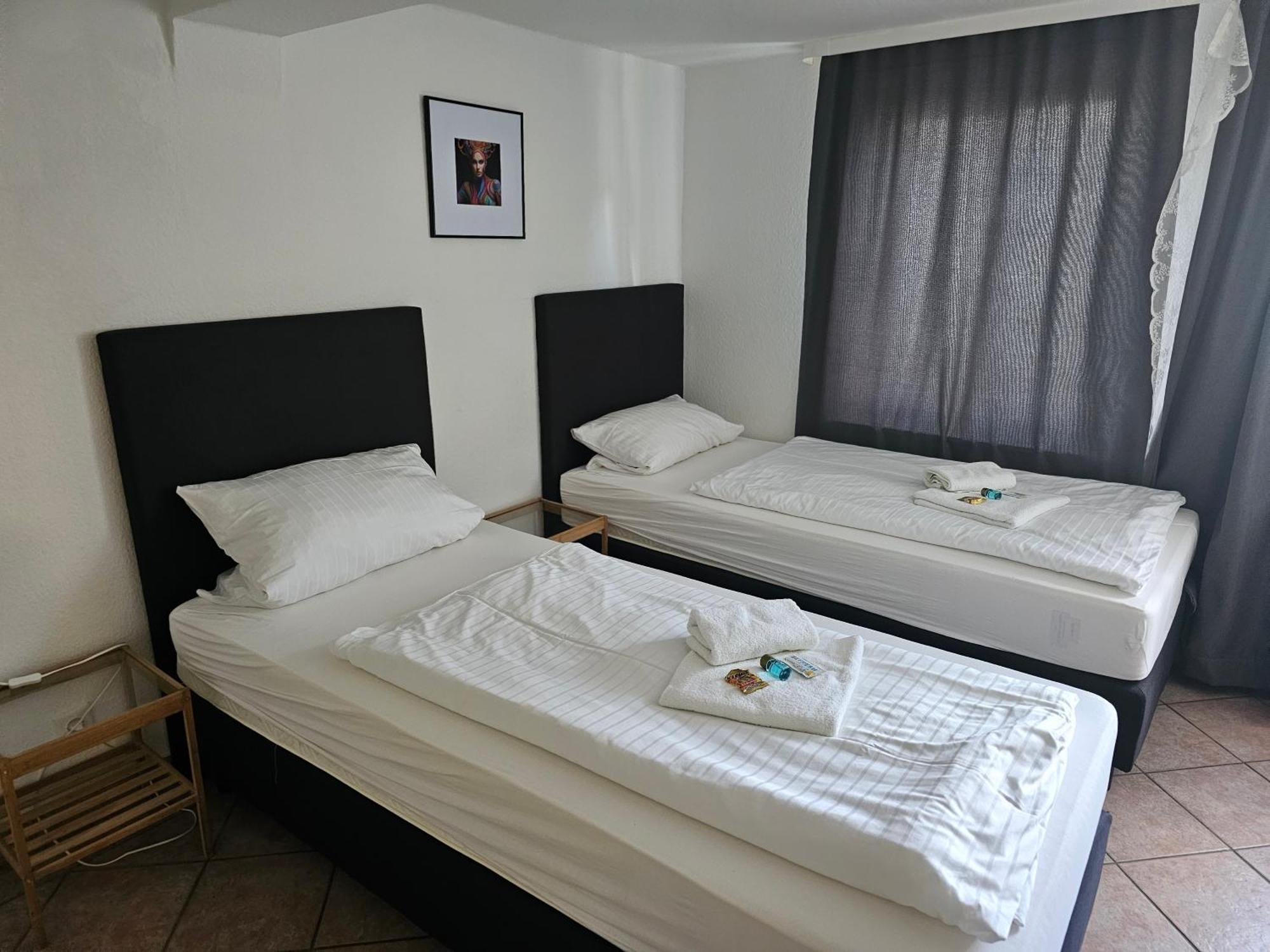 Haus99 Budget Pension & Apartments Фюрт Экстерьер фото