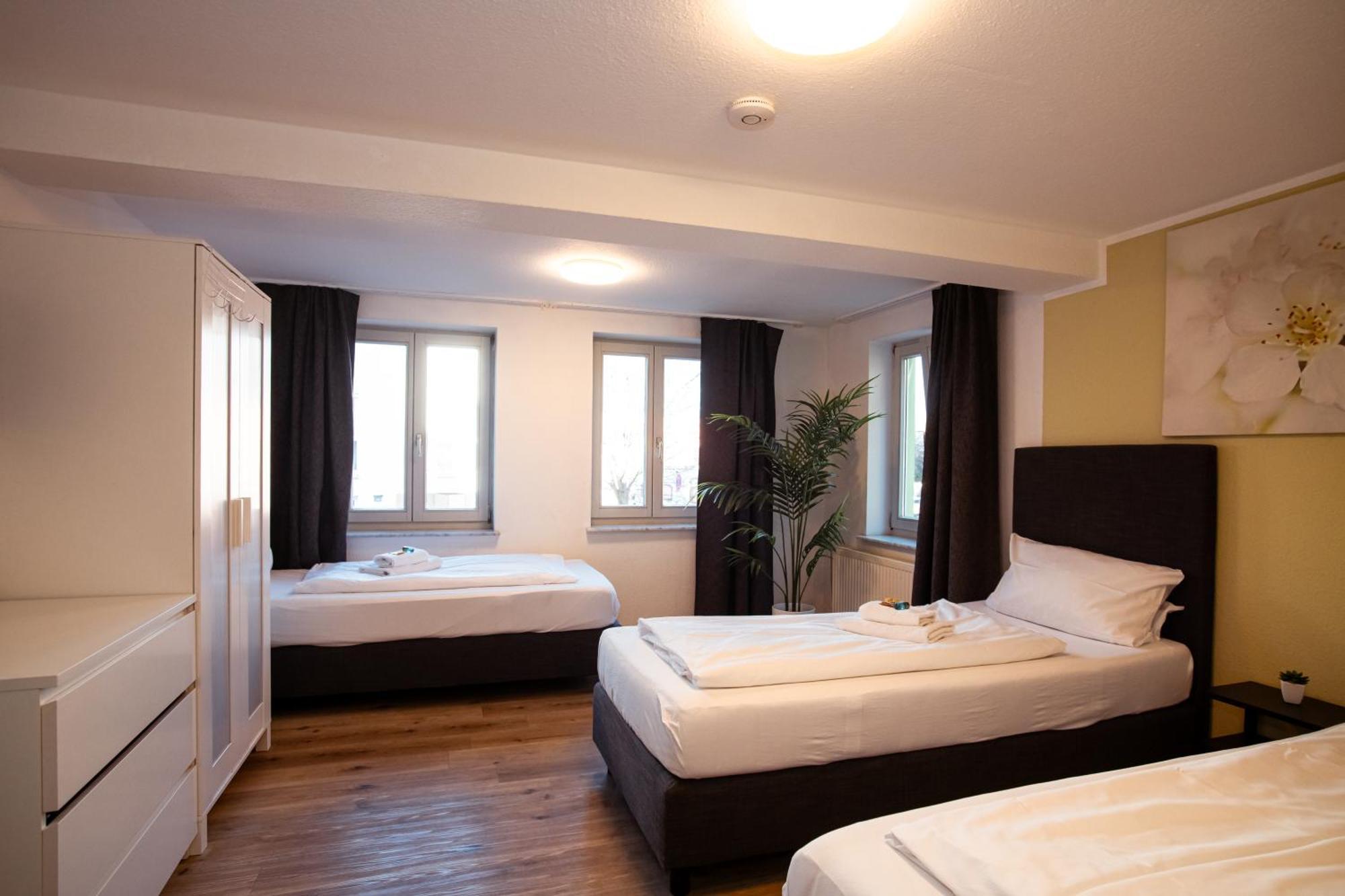 Haus99 Budget Pension & Apartments Фюрт Экстерьер фото