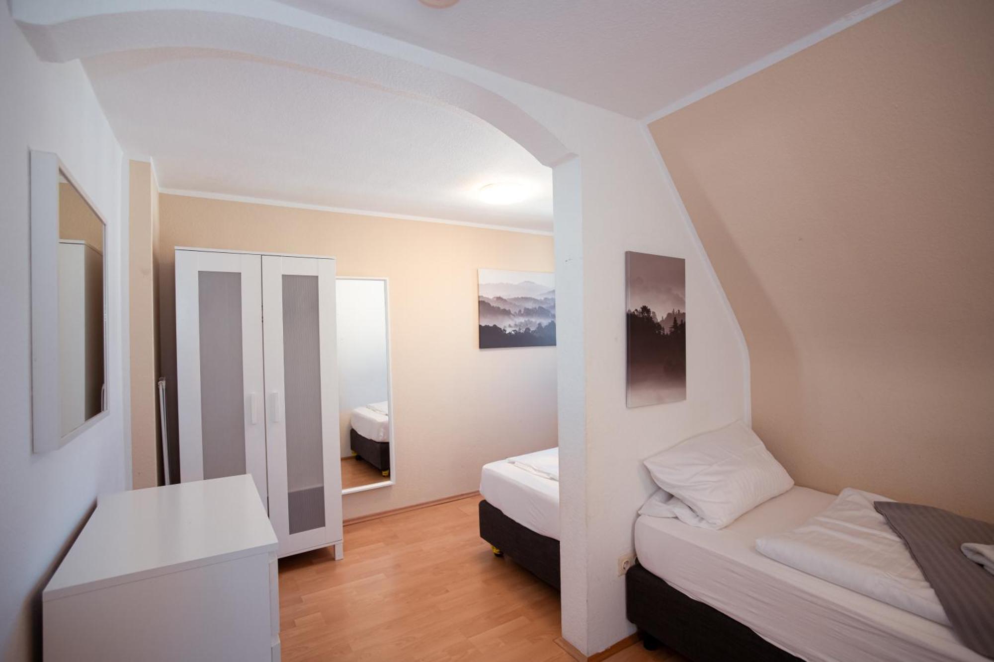 Haus99 Budget Pension & Apartments Фюрт Экстерьер фото