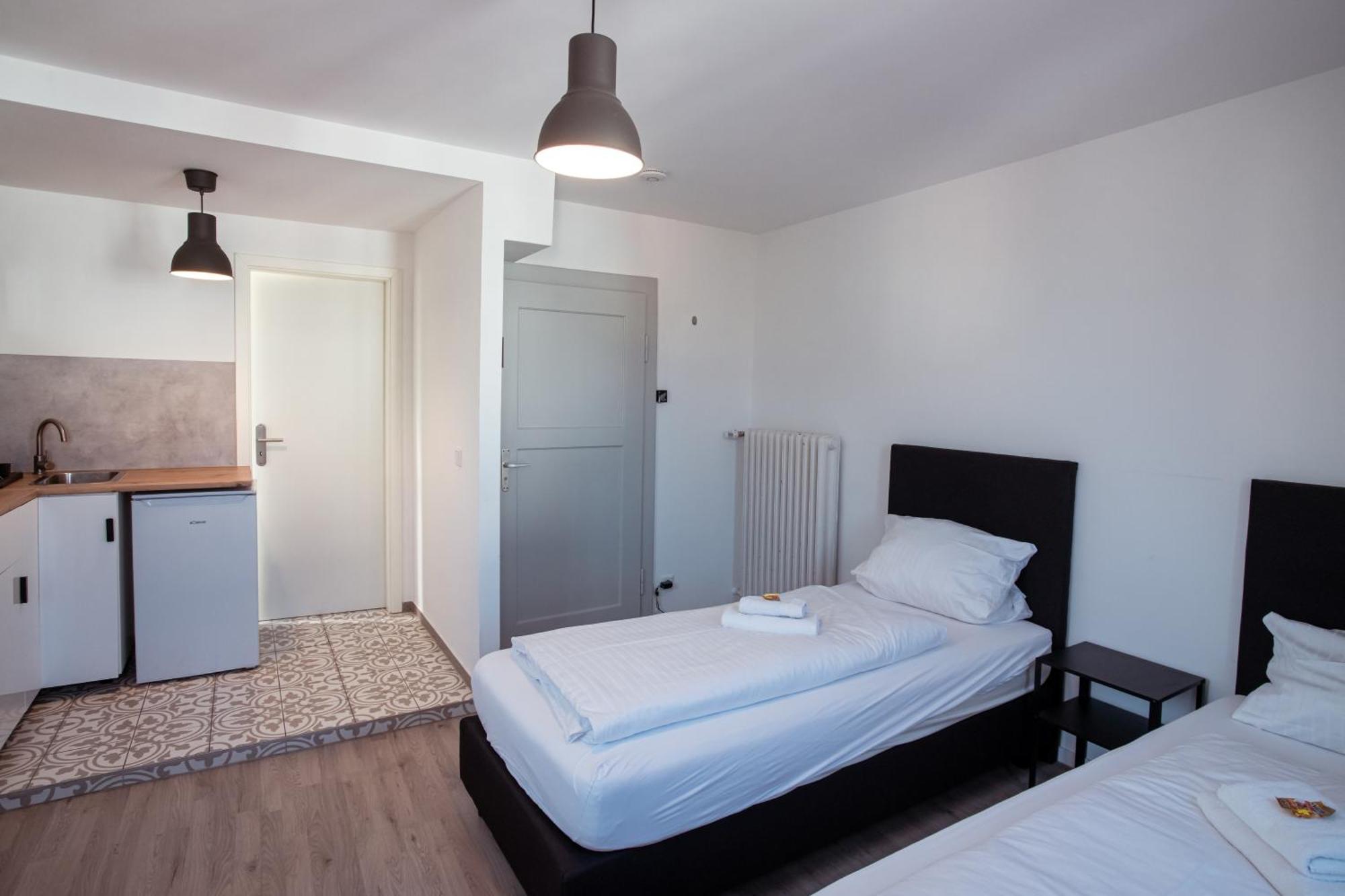 Haus99 Budget Pension & Apartments Фюрт Экстерьер фото