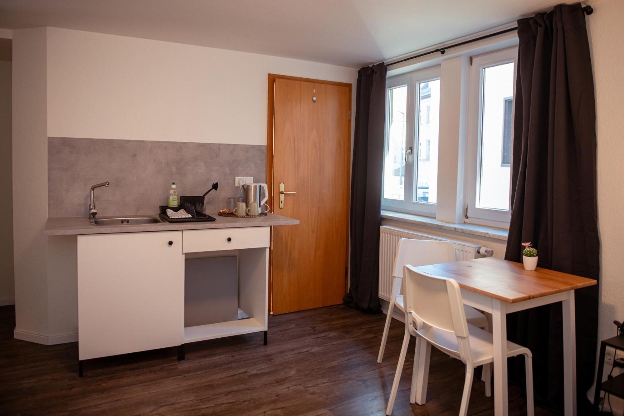 Haus99 Budget Pension & Apartments Фюрт Экстерьер фото