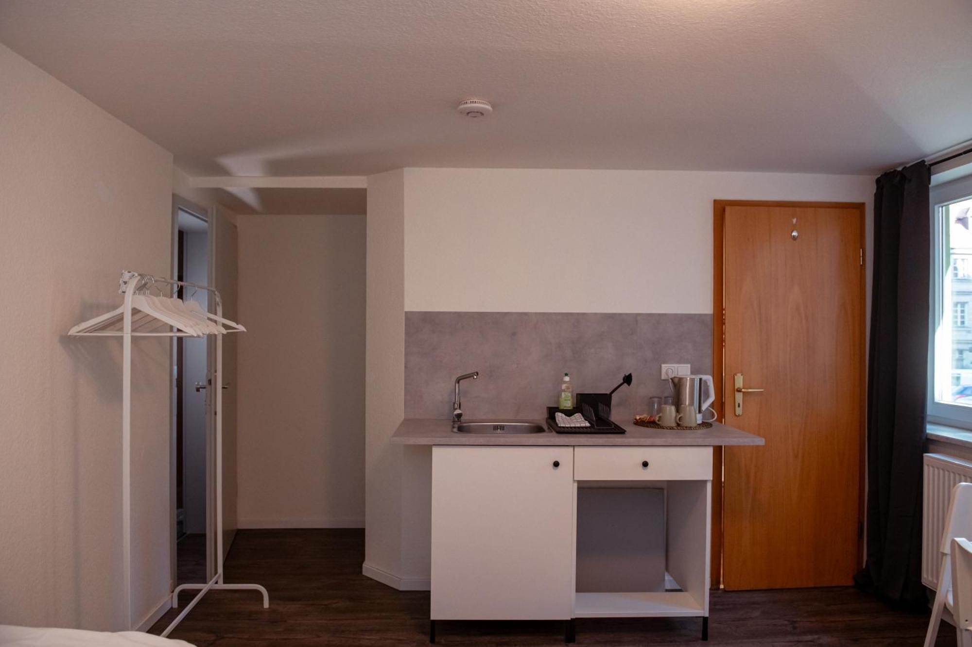 Haus99 Budget Pension & Apartments Фюрт Экстерьер фото