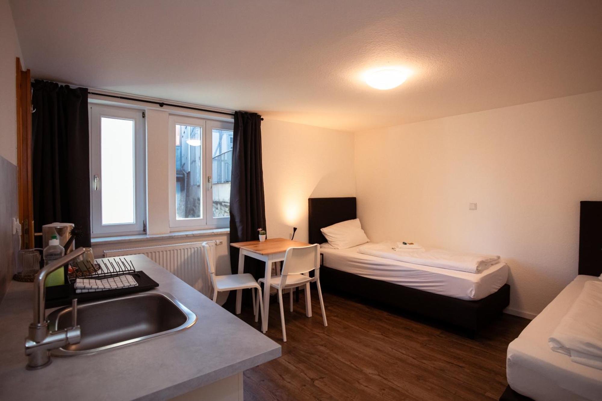 Haus99 Budget Pension & Apartments Фюрт Экстерьер фото