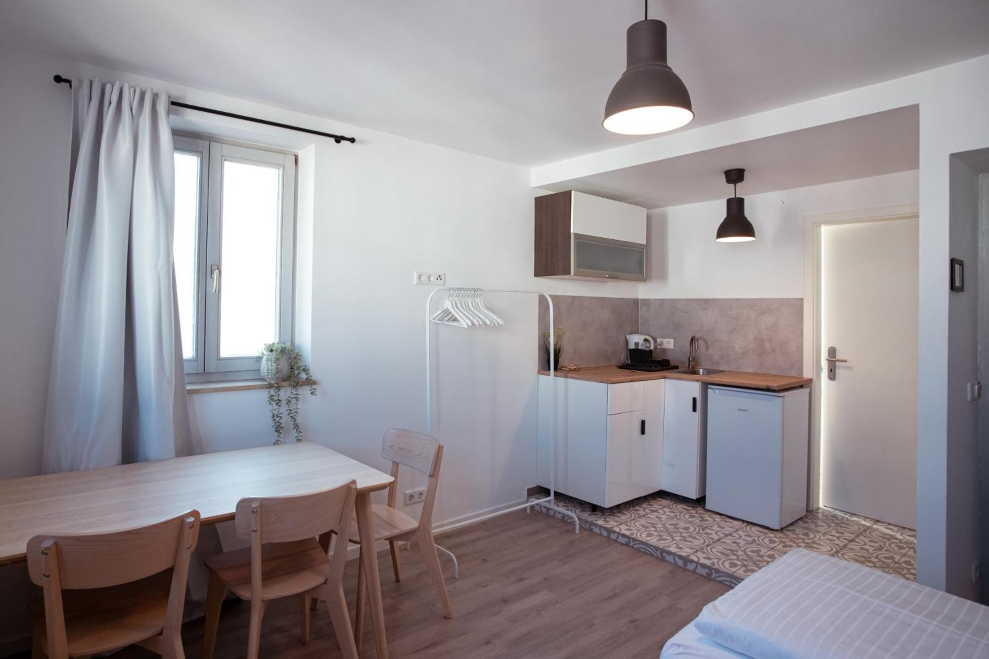 Haus99 Budget Pension & Apartments Фюрт Экстерьер фото
