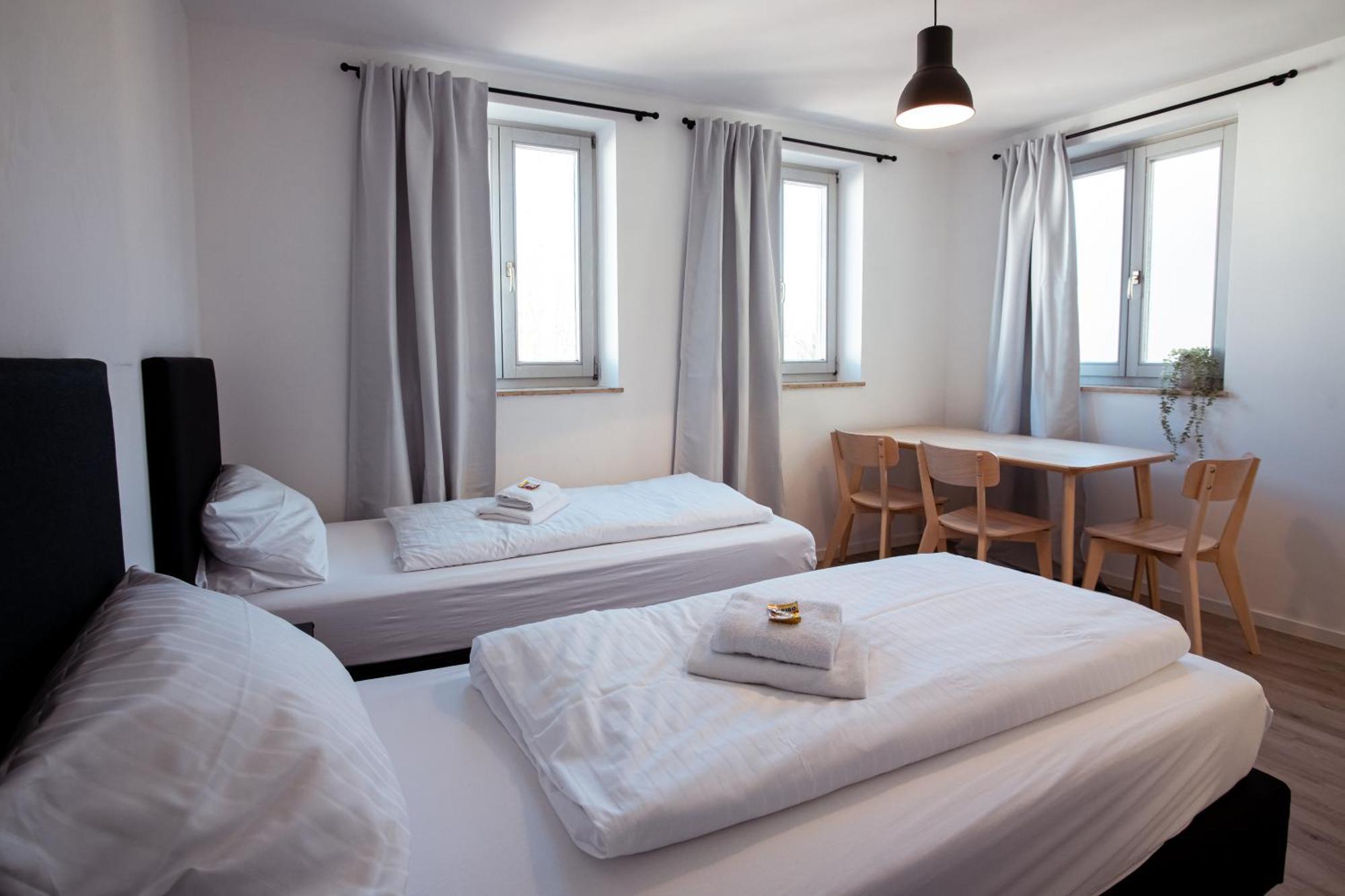 Haus99 Budget Pension & Apartments Фюрт Экстерьер фото