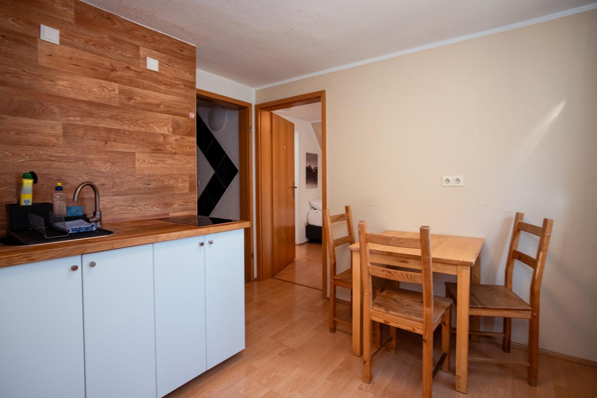 Haus99 Budget Pension & Apartments Фюрт Экстерьер фото
